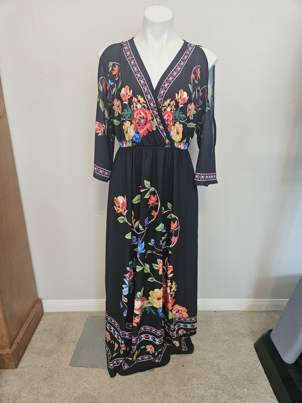 SHEIN Floral Cold-Shoulder Maxi Dress in Black